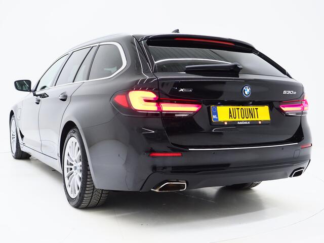 BMW 5-SERIE Touring 530e xDrive | LED Grille | Trekhaak | Leder | Adaptive Cruise | HUD | Keyless | Camera | Carplay