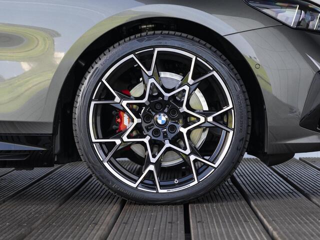 BMW 5-SERIE Touring 530e | M Sportpakket Pro | Innovation Pack | Stuurwielrand verwarmd | Comfort Access | Panoramadak | Stoelventilatie | Bowers & Wilkins | 21''