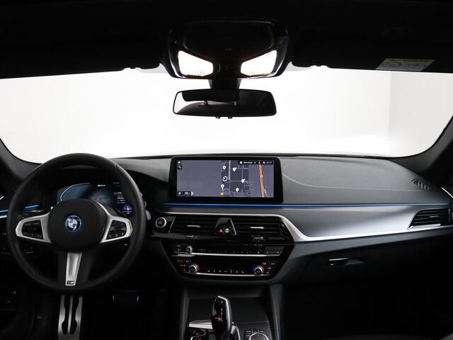 BMW 5-SERIE 520e M-Sport Business Edition Plus, Laser Light, Head-Up, Schuifdak,Harman Kardon, Camera, Leer