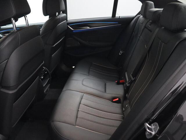 BMW 5-SERIE 520e M-Sport Business Edition Plus, Laser Light, Head-Up, Schuifdak,Harman Kardon, Camera, Leer