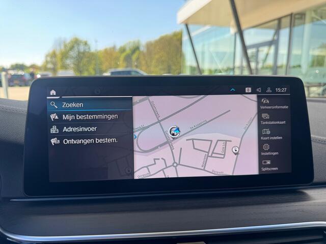 BMW 5-SERIE Touring 530e Luxury Line - Pano - Laser - HUD - Stuurverwarming - Leder - Comfortstoelen - Trekhaak - Rijklaar