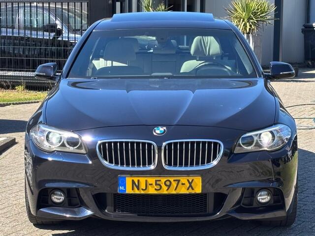 BMW 5-SERIE Touring 520i Sport M-Pakket 2017 Pano Dealerauto Trekhaak