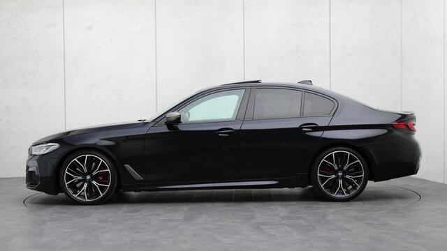 BMW 5-SERIE M550i xDrive High Executive | Bowers & Wilkins | Schuifdak | Head-up | Standkachel | Laserlight | Sofr-Close | Trekhaak