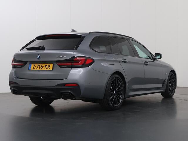 BMW 5-SERIE Touring 530e Business Edition Plus | M-Pakket | Panoramadak | Comfortstoelen + Geheugen | Camera | DAB | Interieur Verlichting | Adaptieve Cruise Control | Ele. kofferdeksel | Laser Licht |