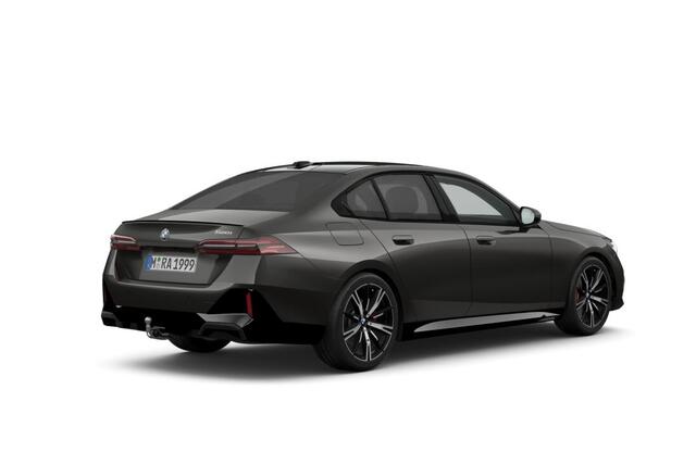 BMW 5-SERIE Sedan 520i | M Sportpakket Pro | Innovation Pack | Travel Pack | Comfort Pack | Trekhaak