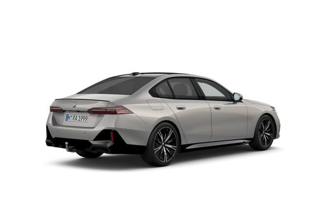 BMW 5-SERIE Sedan 520i | M Sportpakket Pro | Innovation Pack | Travel Pack | Comfort Pack | Trekhaak