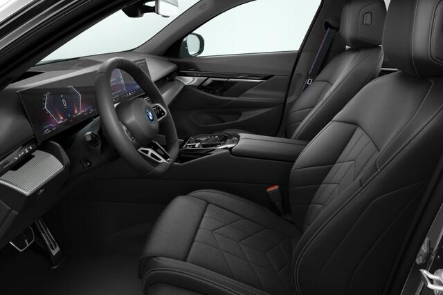 BMW 5-SERIE Sedan 530e M Sport Edition | M Sportpakket Pro | Innovation Pack | Travel Pack | Comfort Pack | Trekhaak