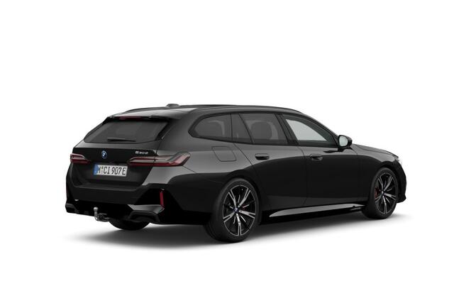 BMW 5-SERIE Touring 530e M Sport Edition | M Sportpakket Pro | Innovation Pack | Travel Pack | Comfort Pack | Trekhaak