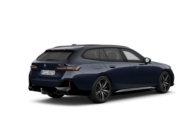 BMW 5-SERIE Touring 530e M Sport Edition | M Sportpakket Pro | Innovation Pack | Comfort Pack | Travel Pack | Trekhaak
