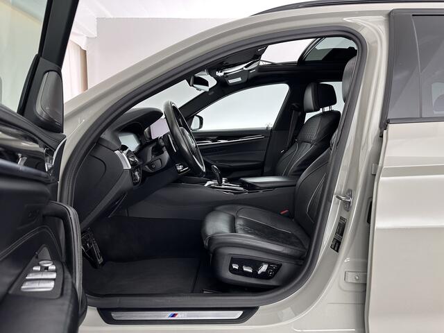 BMW 5-SERIE Touring 530i High Executive M-Sportpack (INCL.BTW) Aut. *PANO | HEAD-UP | LEATHER | TOPVIEW | HARMAN/KARDON | FULL-LED | ADAPTIVE-CRUISE | BLINDSPOT | HEATED-COMFORTSEATS | KEYLESS | DAB | DIGI-COCKPIT | PRIVACY-GLASS | SHIFTPADDLE