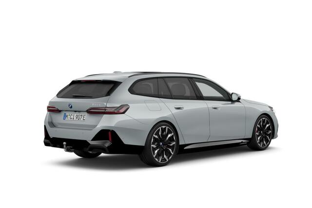 BMW 5-SERIE Touring 530e M Sport Edition | M Sportpakket Pro | Innovation Pack | Travel Pack | Comfort Pack | Trekhaak