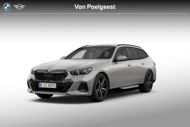 BMW 5-SERIE Touring 530e M Sport Edition | M Sportpakket Pro | Innovation Pack | Travel Pack | Comfort Pack | Trekhaak
