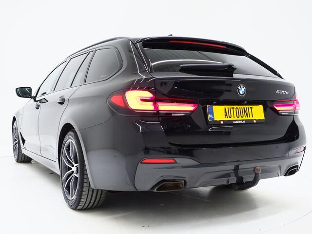 BMW 5-SERIE Touring 530e M Sport Shadow Line | Panoramadak | Trekhaak | Keyless | Sportstuur | Sfeerlicht | Camera | LED | Carplay