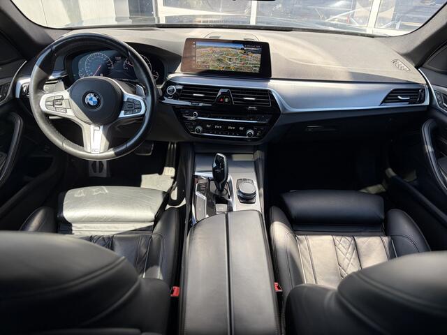 BMW 5-SERIE Touring 520i High Executive Edition 184pk | M Sportpakket | Achteruitrijcamera | Dab | Elektrisch glazen panorama-dak | LED koplampen | Navigatiesysteem full map | Voorstoelen verwarmd | Dealer onderhouden!