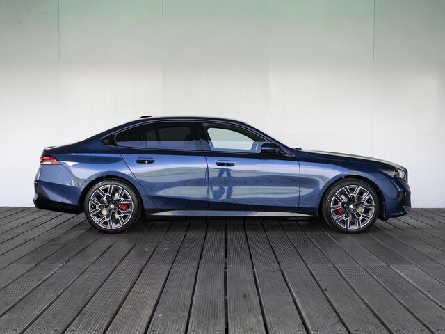 BMW 5-SERIE 530e xDrive | M Sportpakket Pro | Innovation Pack | Travel Pack | Panoramadak