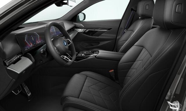 BMW 5-SERIE 550e xDrive M Sportpakket Pro | Comfort pakket | Innovation Pack | Travel Pack