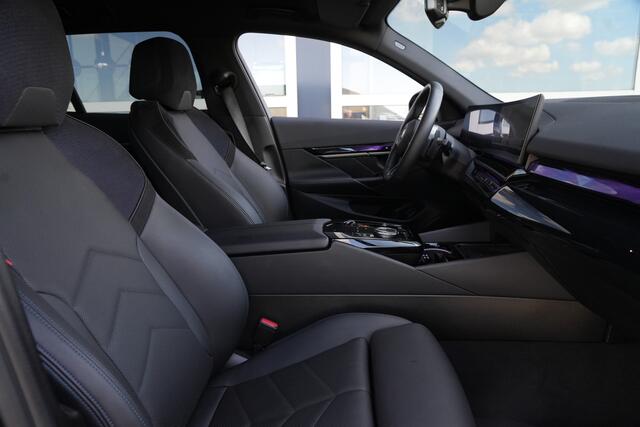 BMW 5-SERIE Touring 530e M Sport High Executive 300pk HarmanKardon/Stoelventilatie/360Camera
