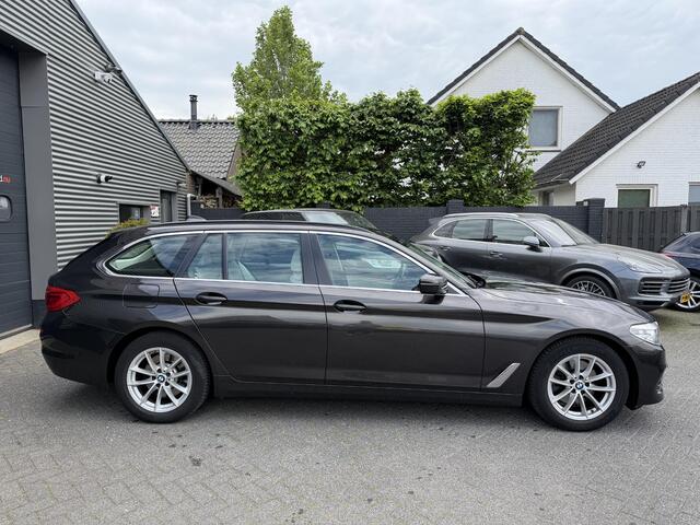 BMW 5-SERIE Touring 520d High Executive | Camera | Lederen Bekleding | Elektrische Trekhaak | Elektrische Achterklep |