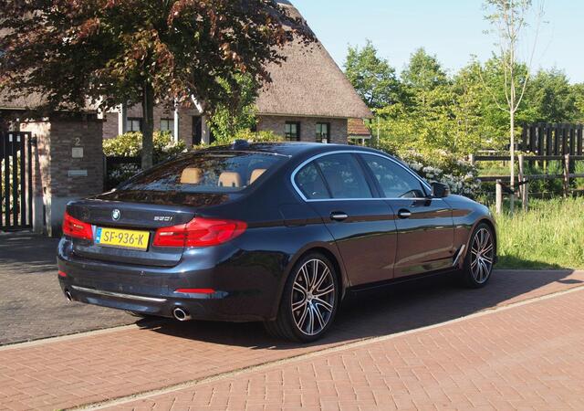 BMW 5-SERIE 530i High Executive | Panoramadak | Sfeerverlichting | Apple Carplay | Cruise Control |