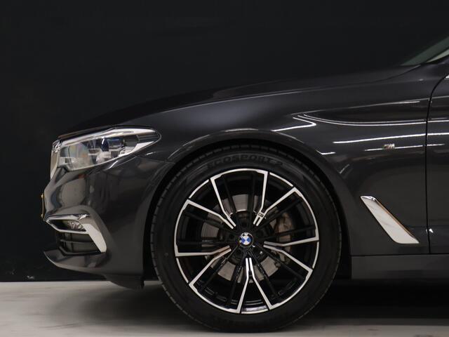 BMW 5-SERIE 530i High Executive [CRUISE, STOELVERWAMING, ELEKTRISCHE STOELEN, NIEUWSTAAT, ACHTERBANK VERWARMD]