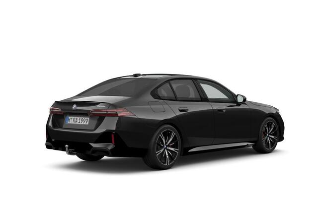 BMW 5-SERIE Sedan 520i | M Sportpakket Pro | Innovation Pack | Travel Pack | Comfort Pack | Trekhaak