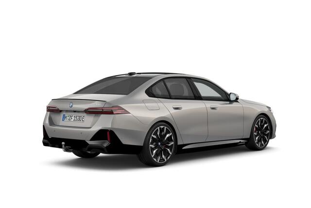 BMW 5-SERIE Sedan 530e M Sport Edition | M Sportpakket Pro | Innovation Pack | Travel Pack | Comfort Pack | Trekhaak