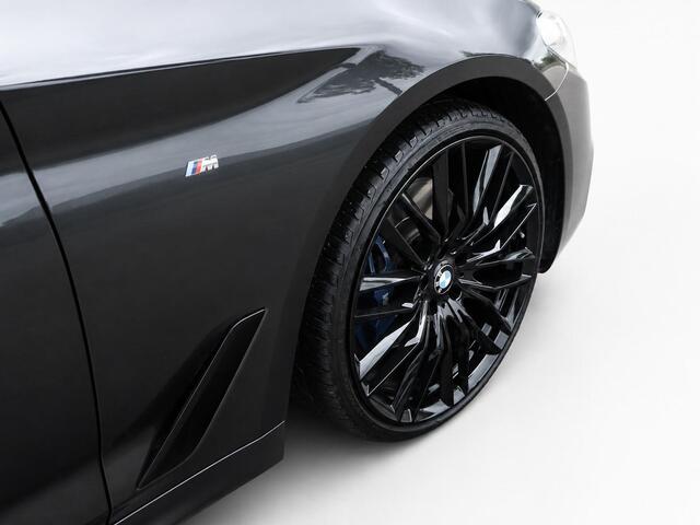 BMW 5-SERIE Touring 530i High Executive M-Sport | Clima | Cruise | Multimedia/Navi | Pano | Leder| PDC + 360 camera |