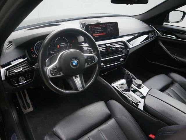 BMW 5-SERIE Touring 530i High Executive M-Sport | Clima | Cruise | Multimedia/Navi | Pano | Leder| PDC + 360 camera |