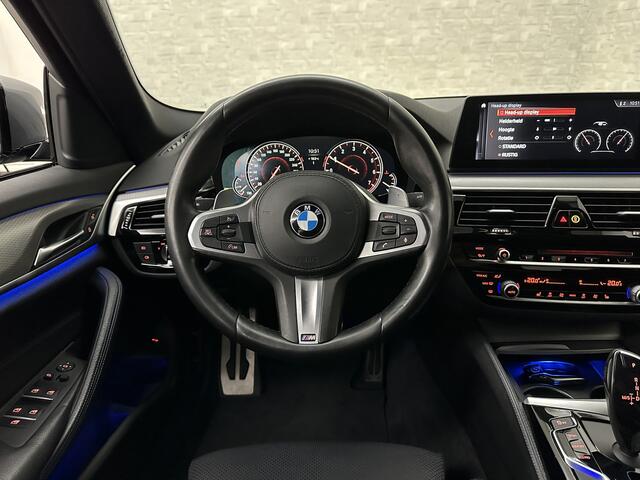 BMW 5-SERIE 530i M-Sport | Head-Up | 20 Inch | Display-Key | Camera | Navi-Prof | Full-LED | Sfeerverlichting | Getint Glas | Shadow-Line | Dodehoek | Sportremmen | Draadloos Laden |