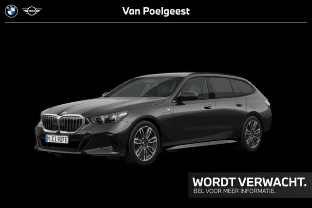 BMW 5-SERIE Touring 530e M Sport Edition | M-Sport | Harman/Kardon | Stoelventilatie | Stoelverwarming | Trekhaak | Comfort Access | Driving Assistant Professional | Parking Assistant Plus
