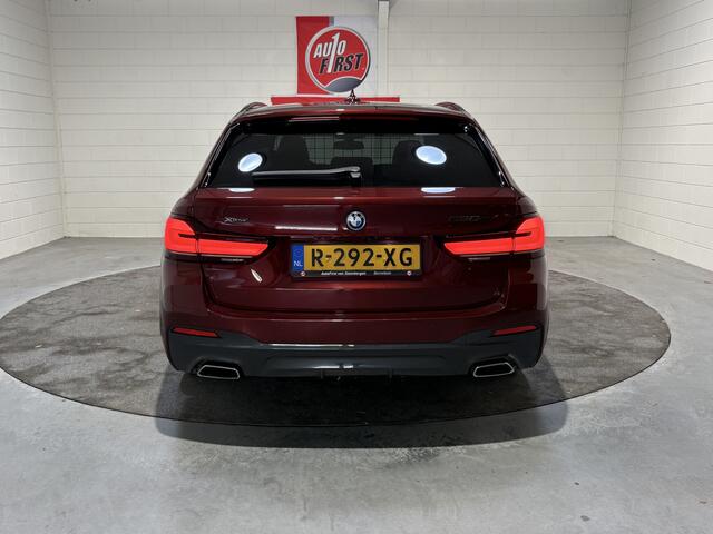 BMW 5-SERIE Touring 530e xDrive High Executive M Sport, Softclose, Luchtvering, Laser, Pano, 19 inch, Afn. trekhaak, Camera, Cruise, Elect stuurkolom, Harman Kardon, Dealer o.h.