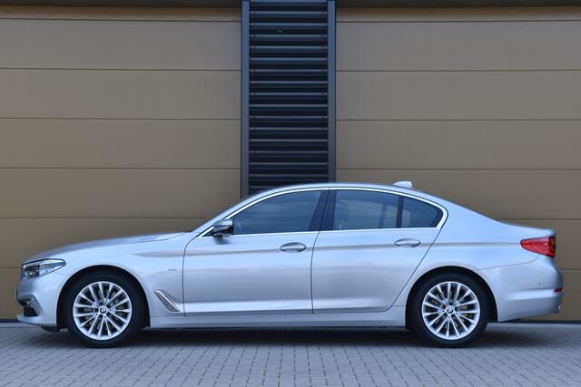 BMW 5-SERIE 530i High Executive * Head-up * Softclose * Harman/Kardon * Trekhaak * Comfortstoelen *