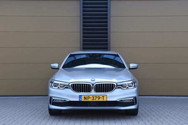 BMW 5-SERIE 530i High Executive * Head-up * Softclose * Harman/Kardon * Trekhaak * Comfortstoelen *