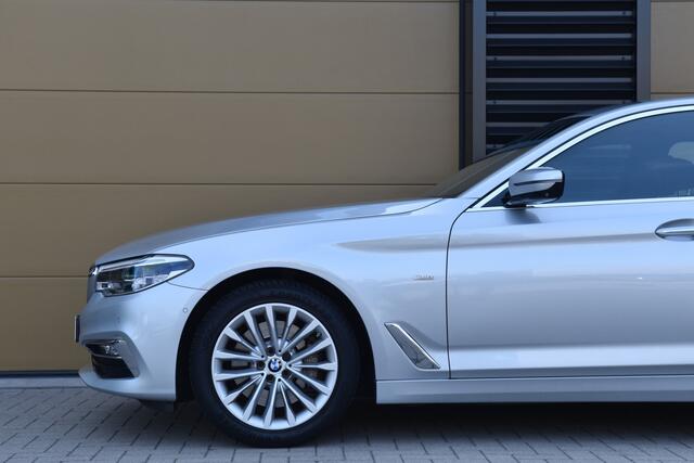 BMW 5-SERIE 530i High Executive * Head-up * Softclose * Harman/Kardon * Trekhaak * Comfortstoelen *