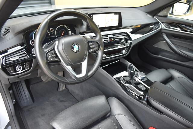 BMW 5-SERIE 530i High Executive * Head-up * Softclose * Harman/Kardon * Trekhaak * Comfortstoelen *