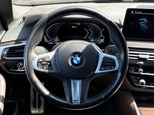 BMW 5-SERIE 530e High Executive M-Sport Schuifdak / Leer / Memory / Adapt. Cruise