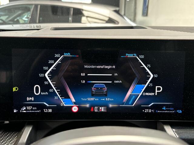 BMW 5-SERIE Touring 530e xDrive | M Sport Pro | Panoramadak | Shadow Line | Trekhaak | Bowers & Wilkins | Dealer onderhouden | BTW |