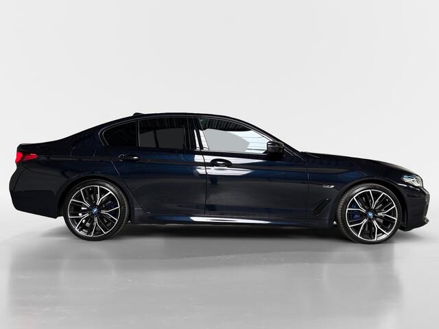 BMW 5-SERIE 545e xDrive Business Edition Plus I M-Sport I Schuifdak I Laser I Integral Active Steering I Comfortstoelen I Massage