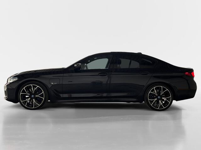 BMW 5-SERIE 545e xDrive Business Edition Plus I M-Sport I Schuifdak I Laser I Integral Active Steering I Comfortstoelen I Massage