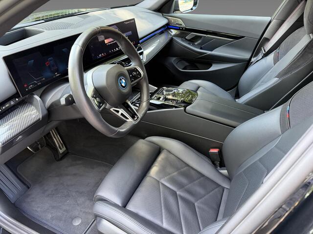 BMW 5-SERIE Touring 530e | AC Schnitzer Aërodynamica-pakket | 21" AC Schnitzer LM-velgen | M Sportpakket Pro | Glazen panoramadak | Bowers & Wilkins Surround Sound System