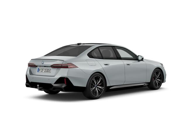 BMW 5-SERIE Sedan 530e M Sport Edition | M Sportpakket Pro | Innovation Pack | Travel Pack | Comfort Pack | Trekhaak