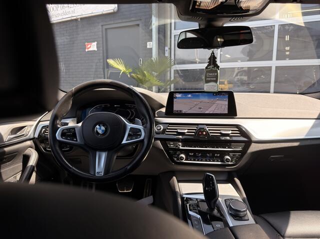 BMW 5-SERIE 530e iPerf M-pakket Schuifdak 360*! Inruil mogelijk!
