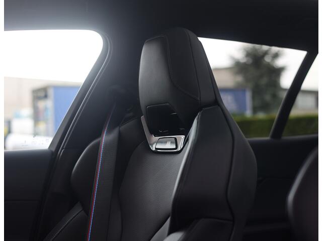 BMW 5-SERIE Touring 550e xDrive | M Performance - Trekhaak - Bowers & Wilkins