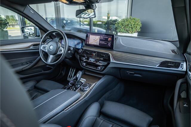 BMW 5-SERIE Touring 530e Business Edition Plus - M Sport | Panorama | H&K | Laser | Keyless