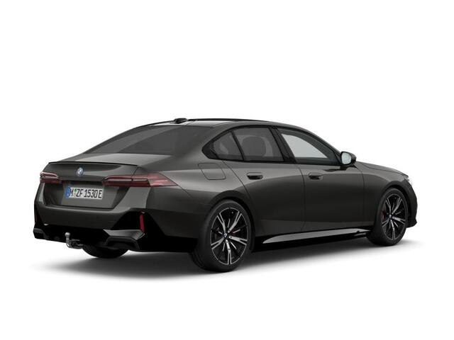 BMW 5-SERIE Sedan 530e | M Sportpakket Pro | Bower & Wilkins | Trekhaak | Pano | Comfort Access