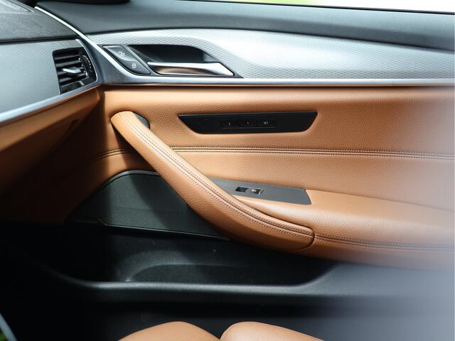BMW 5-SERIE Touring 530i M Sport Pano | Harman/Kardon | Comfortstoelen | Org. NL | Memory