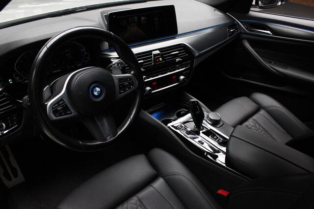 BMW 5-SERIE Touring 530e M-Sport Navi Leer Sportstoelen PDC Climate voor en achter Elektr. verstelbare stoelen Elektr. achterklep LM velgen