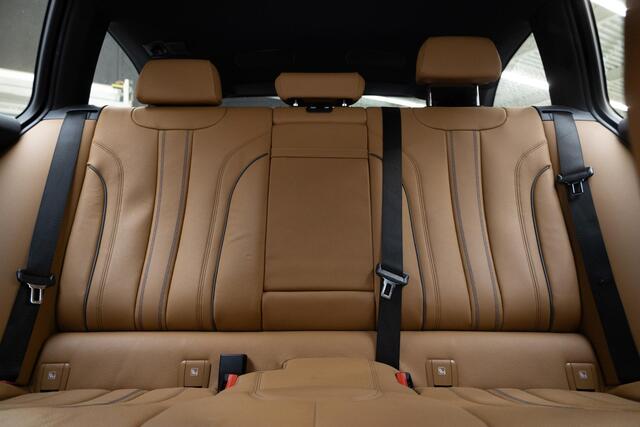 BMW 5-SERIE Touring 530e Executive | Driving Assistant | ACC | Head Up | Leder | SOH 92,2% |
