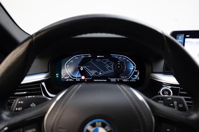 BMW 5-SERIE Touring 530e Executive | Driving Assistant | ACC | Head Up | Leder | SOH 92,2% |