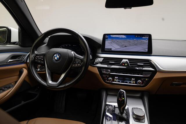 BMW 5-SERIE Touring 530e Executive | Driving Assistant | ACC | Head Up | Leder | SOH 92,2% |